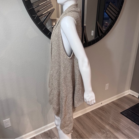 Women's Oatmeal Open-Front Sleeveless Long-Line Cardigan - Picture 2 of 6